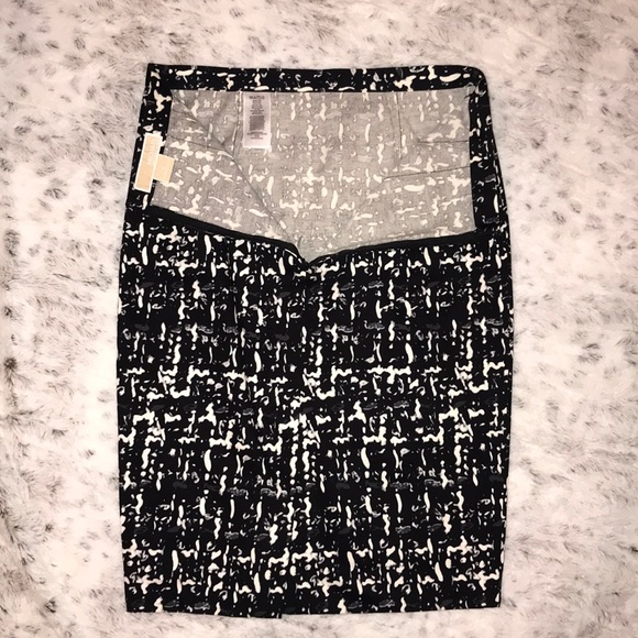 MICHAEL Michael Kors- Pencil Skirt - Picture 4 of 4